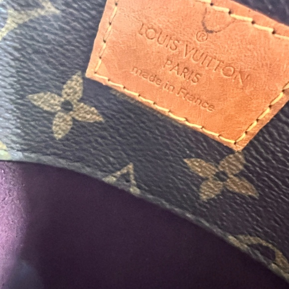 Louis Vuitton Hobo Style Bag - Picture 2 of 11